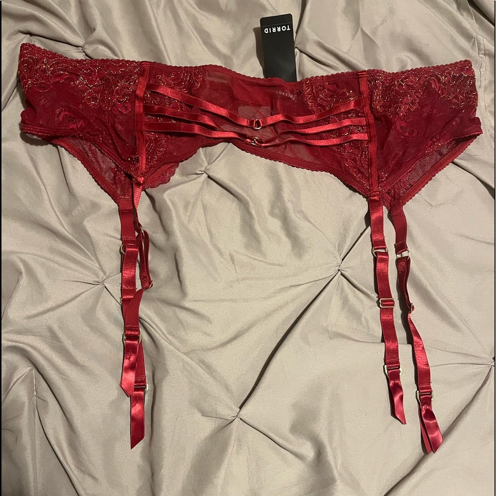 Torrid garter belt